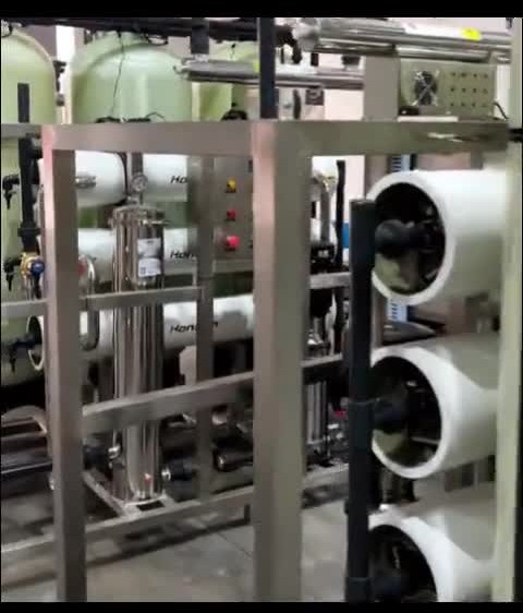 Sistema de osmose reversa industrial com membranas